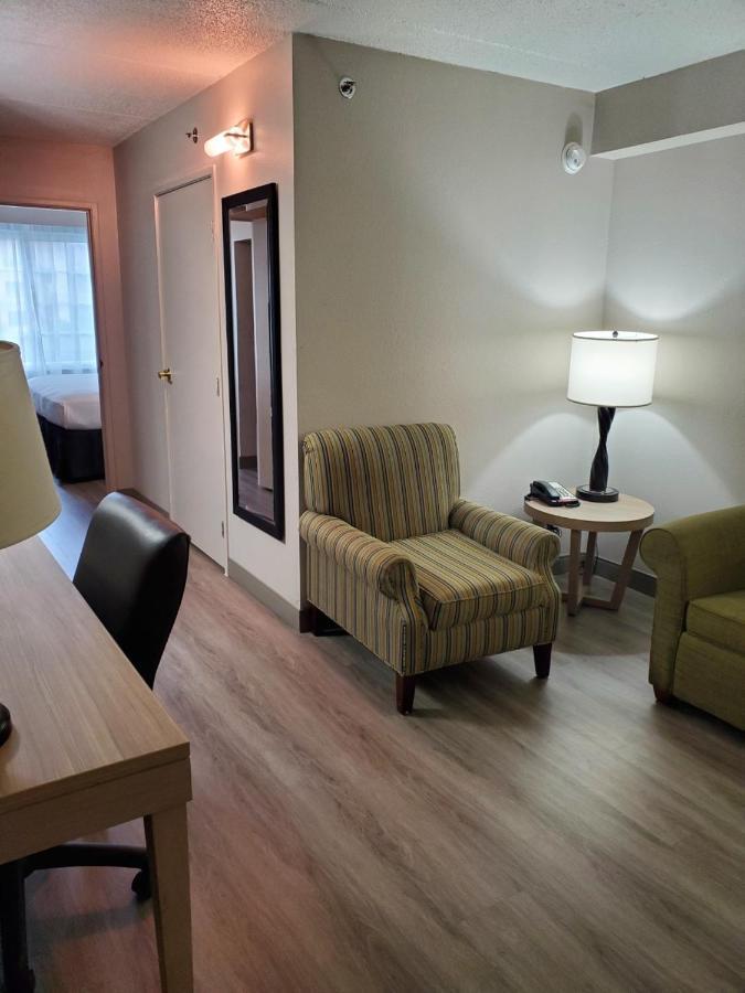 Country & By Radisson, At Mall Of Georgia, Ga 3* Buford