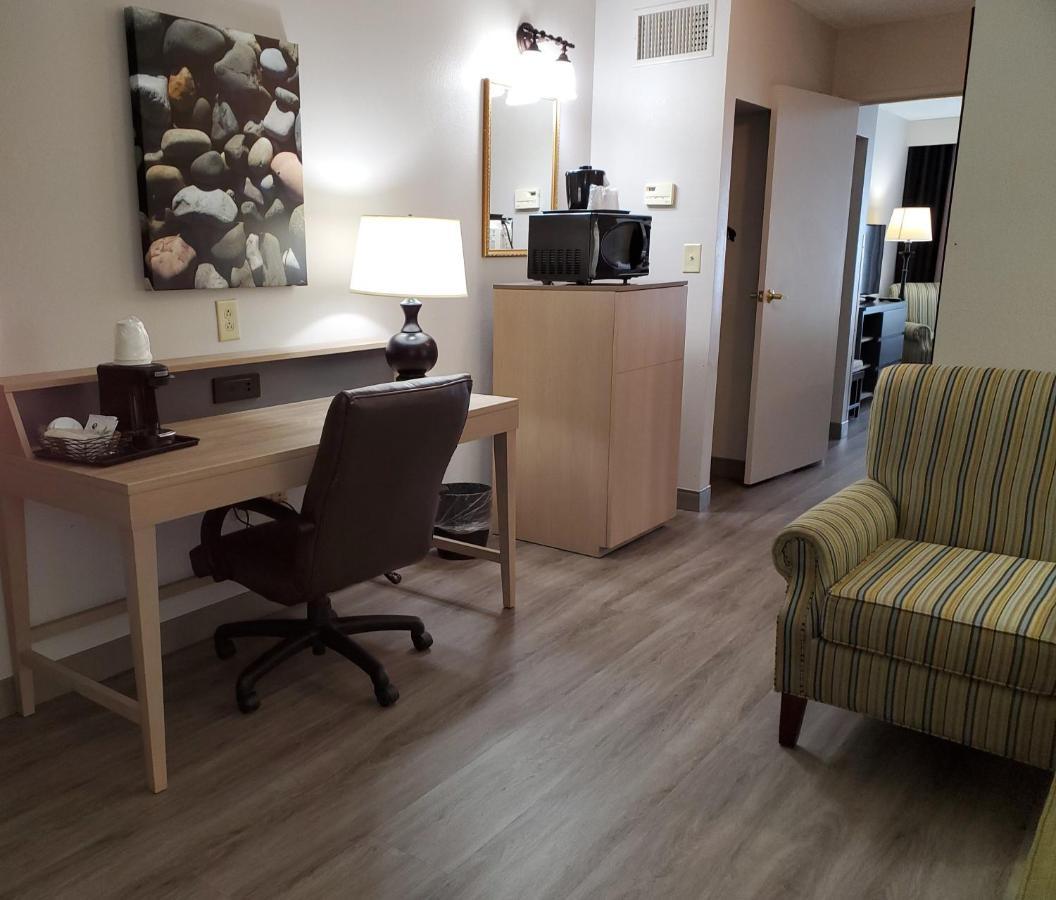 Country & By Radisson, At Mall Of Georgia, Ga