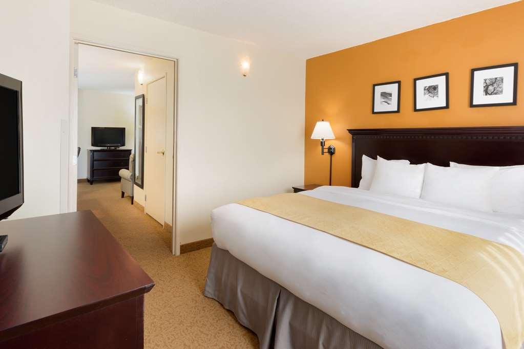 Country & By Radisson, At Mall Of Georgia, Ga 3*