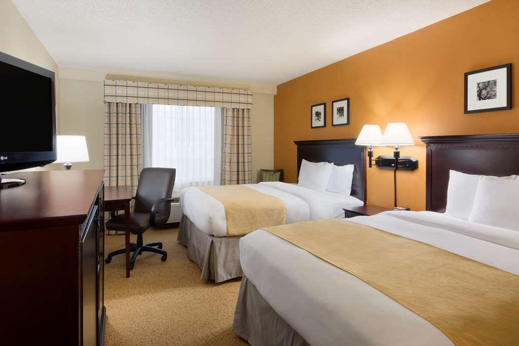 Hotel Country & By Radisson, At Mall Of Georgia, Ga
