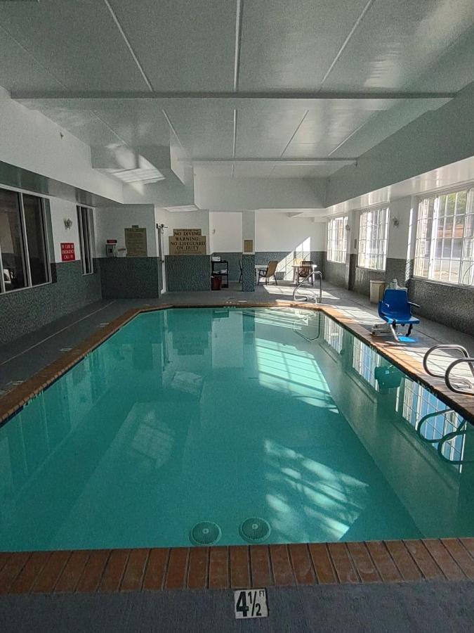 Country & By Radisson, At Mall Of Georgia, Ga 3* Buford