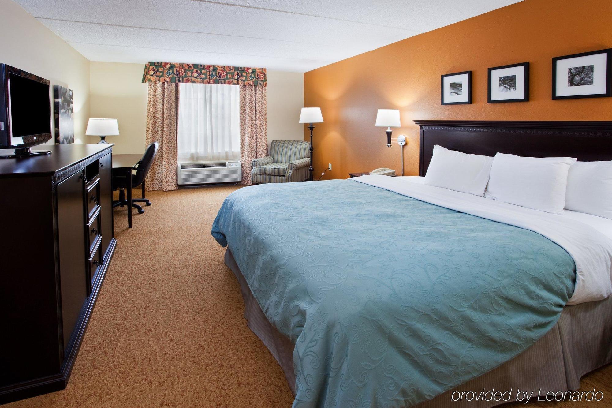 Country & By Radisson, At Mall Of Georgia, Ga Hotel 3*