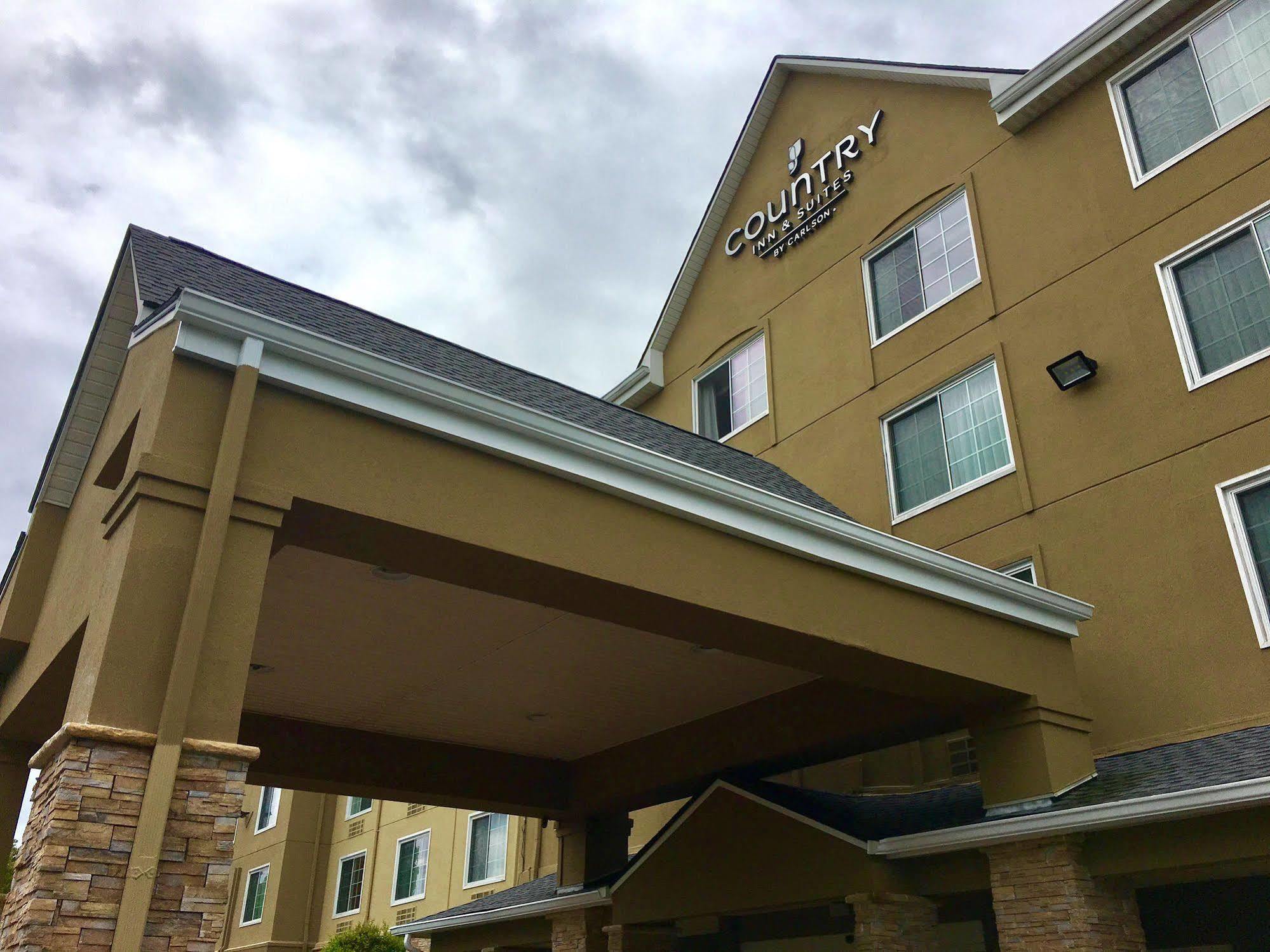 Hotel Country & By Radisson, At Mall Of Georgia, Ga Buford