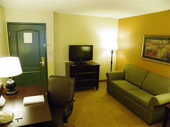 Hotel Country & By Radisson, At Mall Of Georgia, Ga 3*